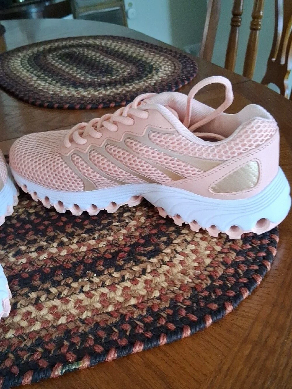 K-Swiss Women’s Peach Athletic Mesh Sneakers Sz.6